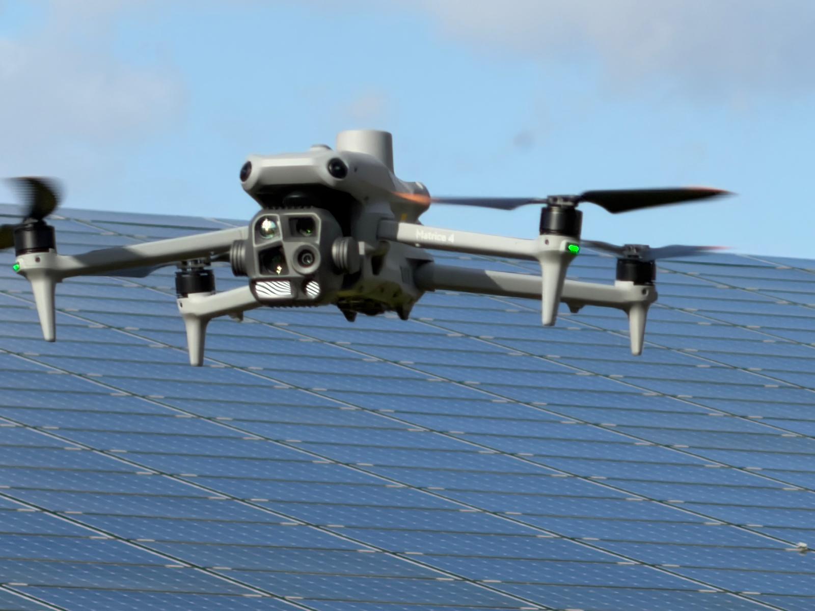 DJI Matrice 4T für thermografische PV-Inspektionen